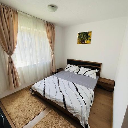 Apartament Yasmy Lägenhet Orşova Exteriör bild