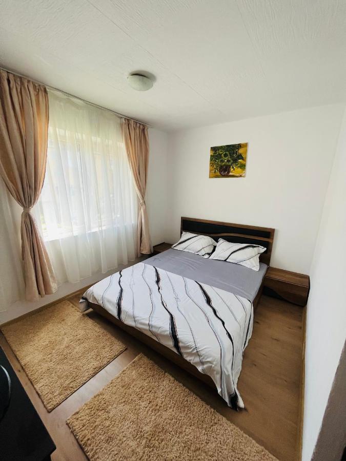 Apartament Yasmy Lägenhet Orşova Exteriör bild