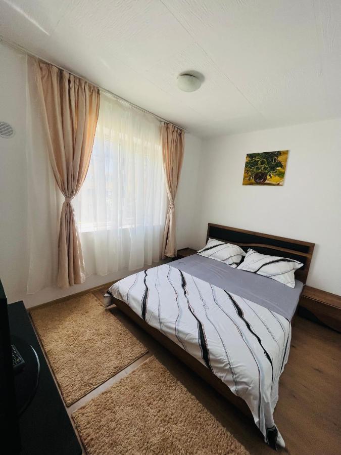 Apartament Yasmy Lägenhet Orşova Exteriör bild